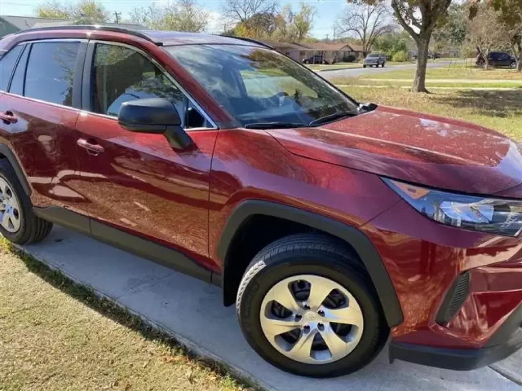 2019 Toyota RAV4 LE