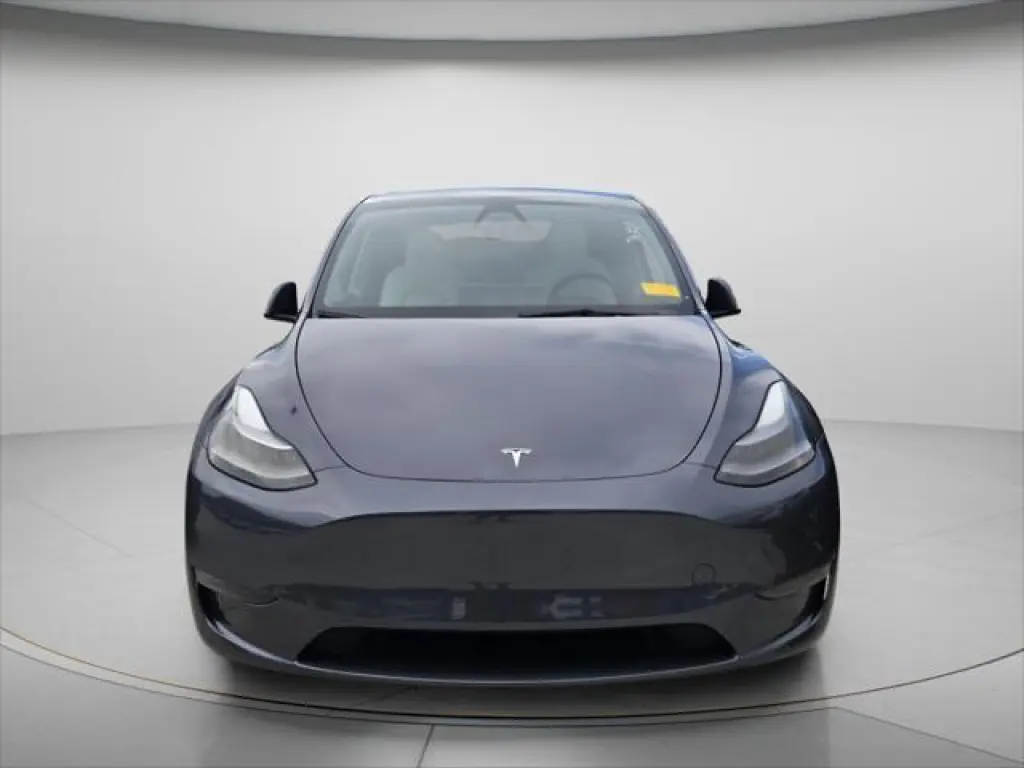 Tesla Model Y 2023 4dr Crossover