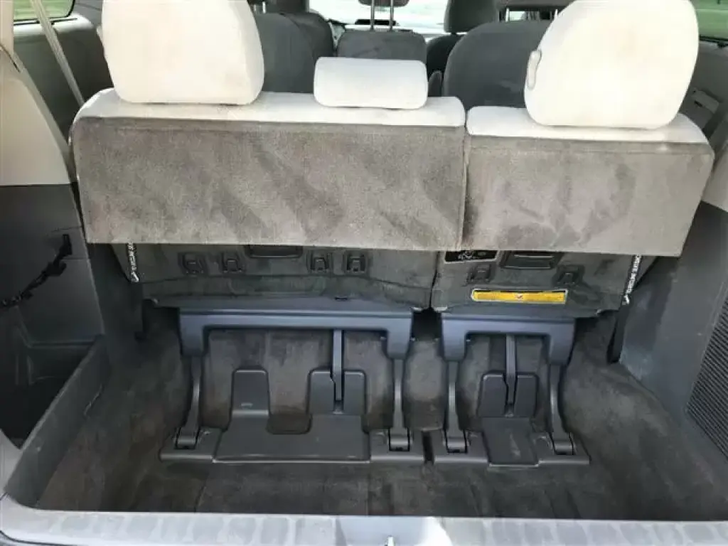 2014 Toyota Sienna LE minivan