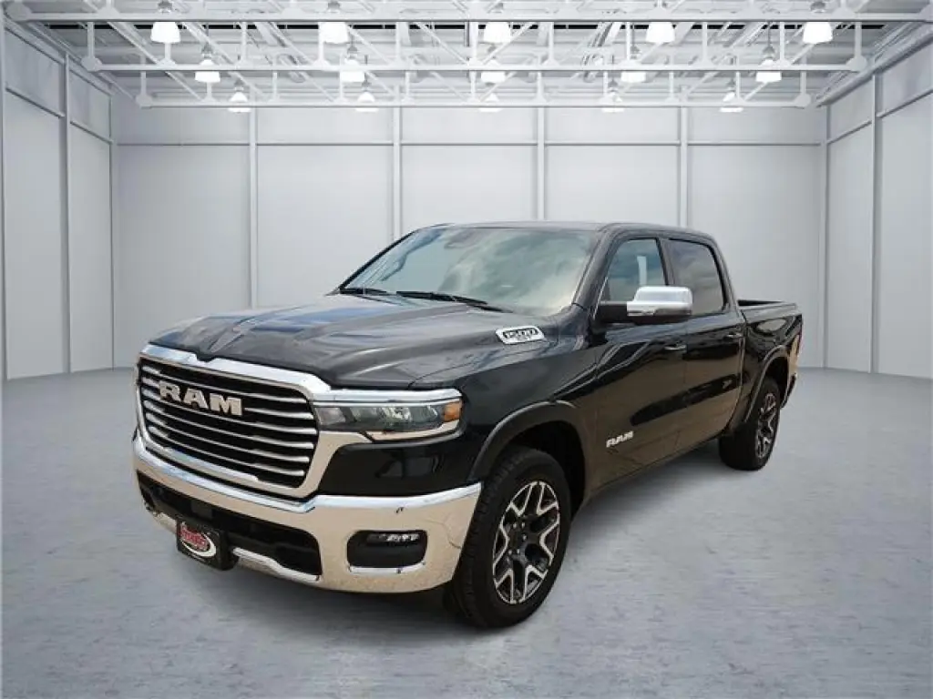 Ram 1500 2025 4x4 Laramie 4 puertas Cabina de equipo 5.6 pies. Pickup SB