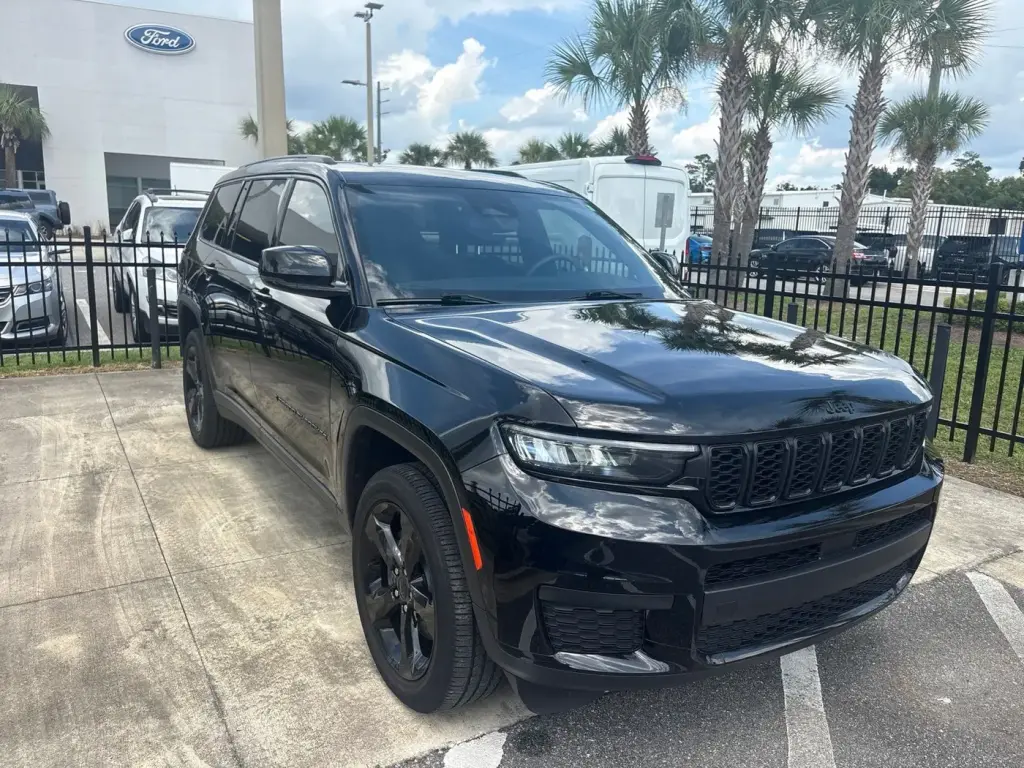 Jeep Grand Cherokee L 2024 4x2 Laredo 4 puertas SUV