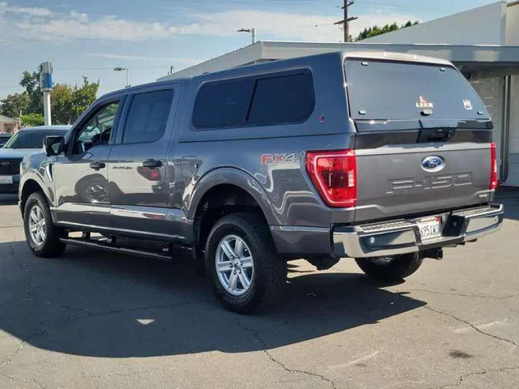 Ford F-150 2023 4x4 XLT 4 puertas SuperCrew 5.5 pies. SB