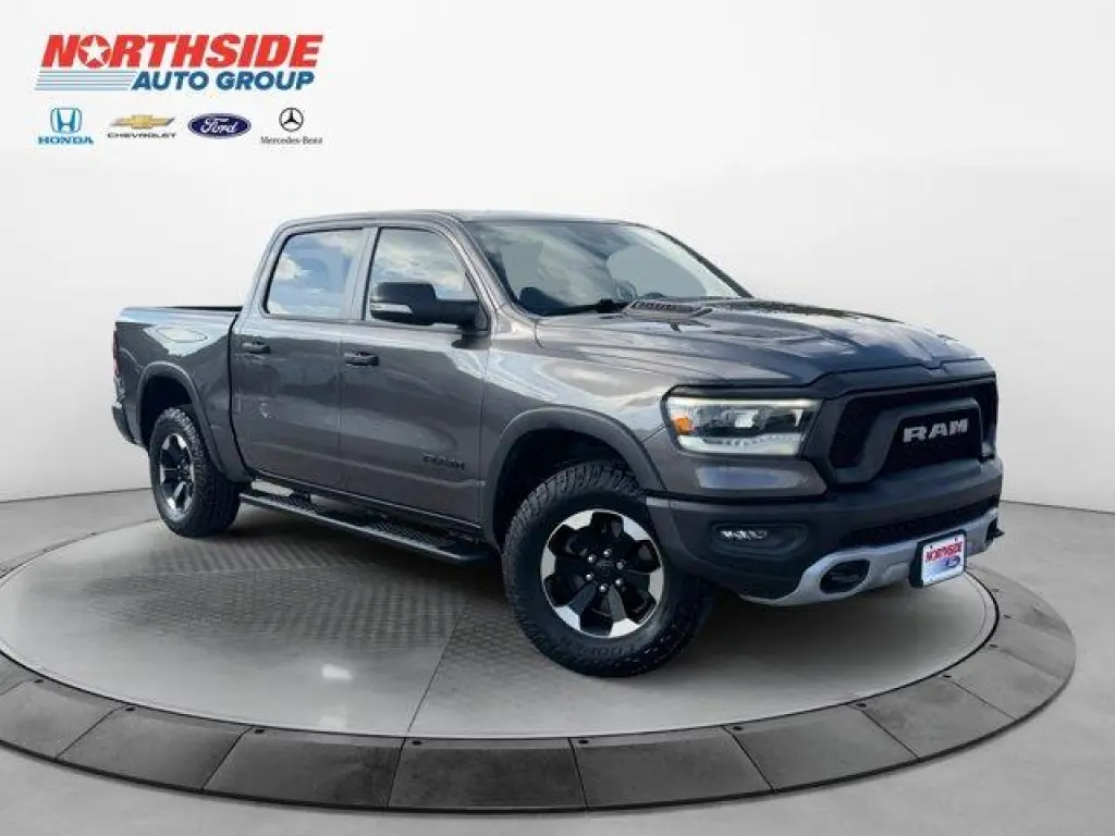 Ram 1500 2022 4x4 Rebel 4 puertas Cabina Crew 5.6 pies. Pickup SB