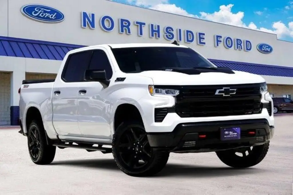 Chevrolet Silverado 1500 2024 4x4 LT Trail Boss 4 puertas Cabina Crew 5.8 ft. SB