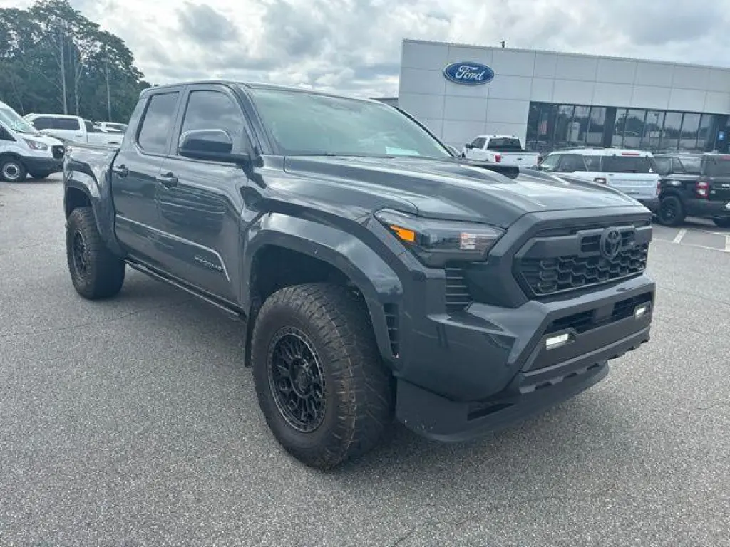 Toyota Tacoma 2024 4x4 TRD Off-Road 4 puertas Double Cab 5.0 pies SB 8A
