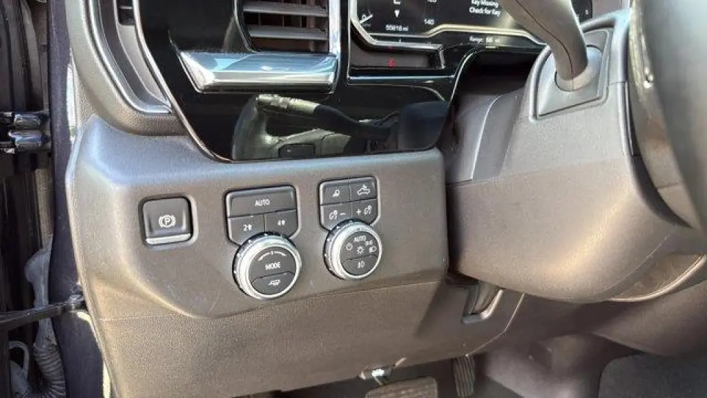 GMC Sierra 1500 2024 4x4 SLT Cabina Crew de 4 puertas 5.8 pies. SB