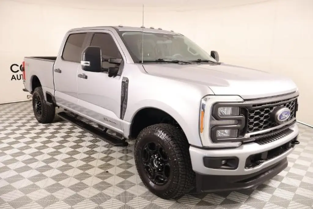 Ford F-250 Super Duty 2023 4x4 XL 4 puertas Cabina Crew 6.8 pies. Caja Pickup