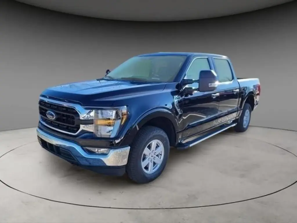Ford F-150 2023 4x4 XLT 4 puertas SuperCrew 5.5 pies. SB