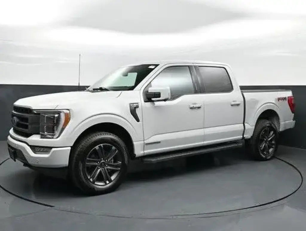 Ford F-150 2023 4x4 Lariat 4 puertas SuperCrew 5.5 pies. SB