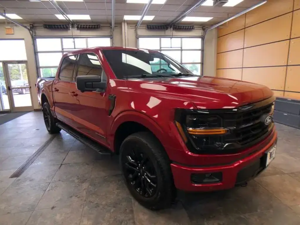 Ford F-150 2024 4x4 XLT 4 puertas SuperCrew 6.5 pies SB