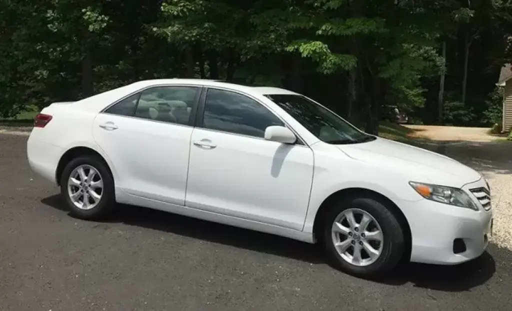 2011 TOYOTA CAMRY LE SEDAN