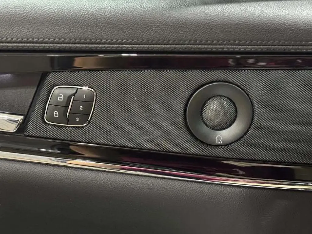 Lincoln Nautilus 2023 AWD Reserve 4 puertas SUV