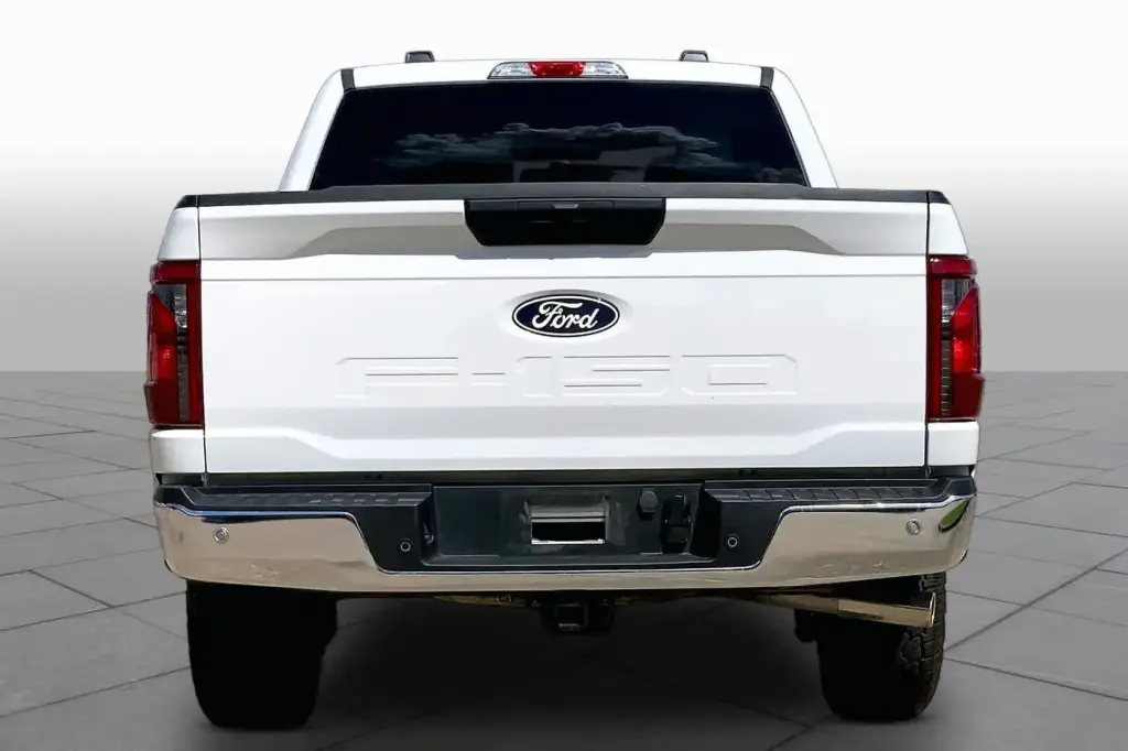 Ford F-150 2025 4x4 XLT 4 puertas SuperCrew 5.5 pies SB