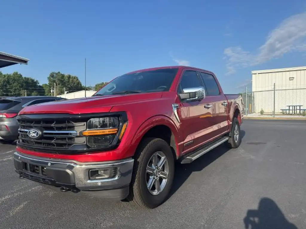 Ford F-150 2025 4x4 XLT 4 puertas SuperCrew 6.5 pies SB