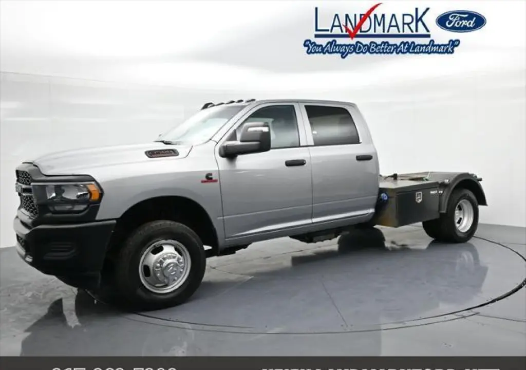 Ram 3500 2024 4x2 Tradesman 4 puertas Cabina de tripulación 172.4 pulg. WB DRW Chasis