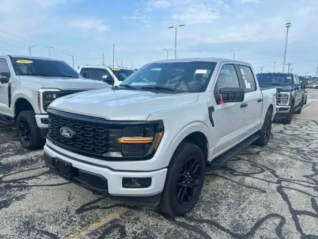 Ford F-150 2024 4x4 STX 4 puertas SuperCrew 5.5 pies. SB