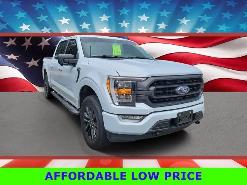Ford F-150 2022 4x2 XLT 4 puertas SuperCrew 5.5 pies. SB