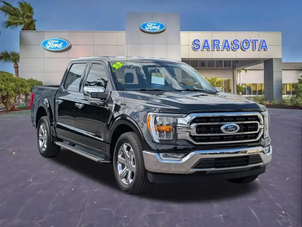 Ford F-150 2022 4x2 XLT 4 puertas SuperCrew 5.5 pies. SB