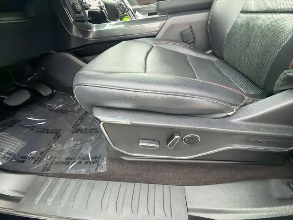 Ford F-150 2022 4x4 Lariat 4 puertas SuperCrew 5.5 pies. SB