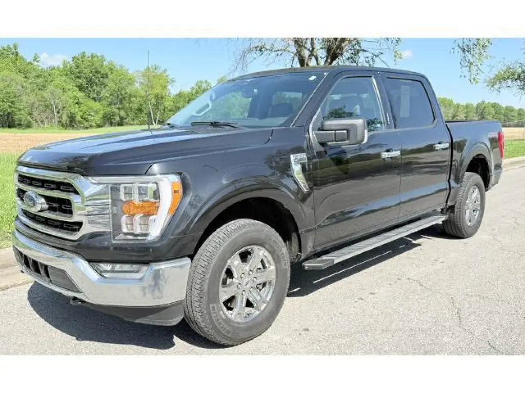 Ford F-150 2023 4x4 XLT 4 puertas SuperCrew 5.5 pies. Caja corta