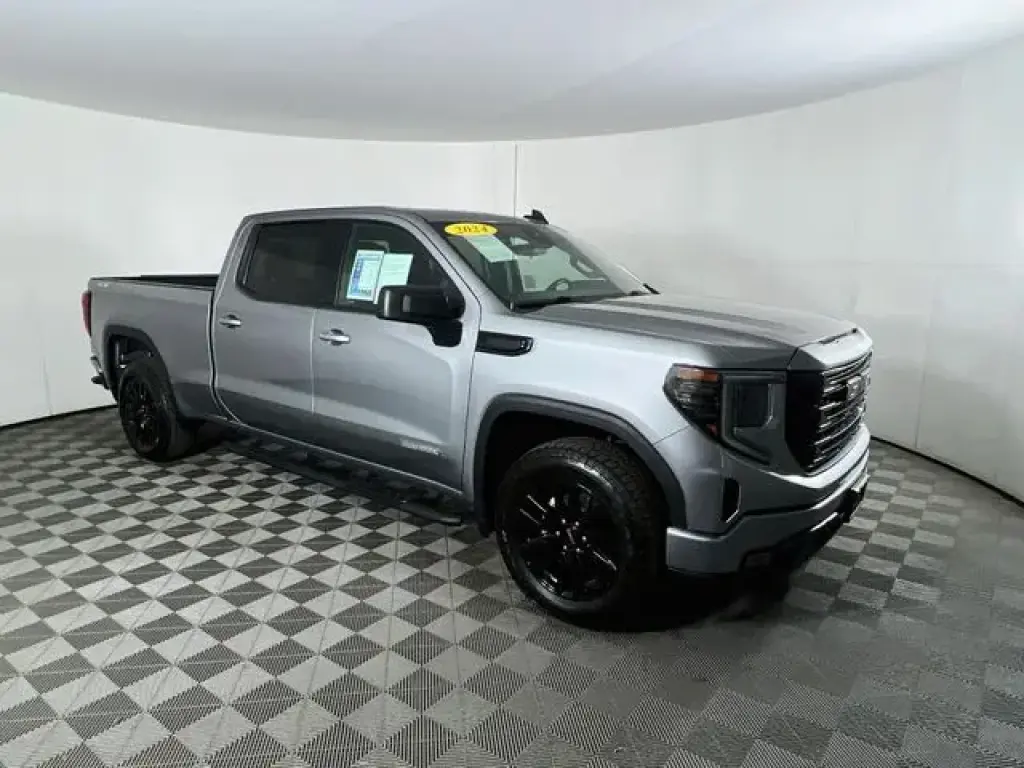 GMC Sierra 1500 2024 4x4 Elevation 4 puertas Cabina Crew 5.8 pies. Caja corta
