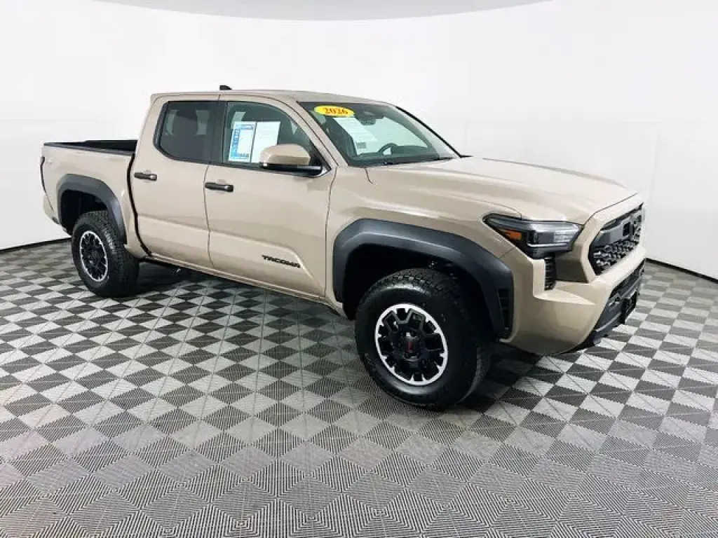 Toyota Tacoma 2026 4x4 SR5 4 puertas Cabina Doble 6.1 pies LB