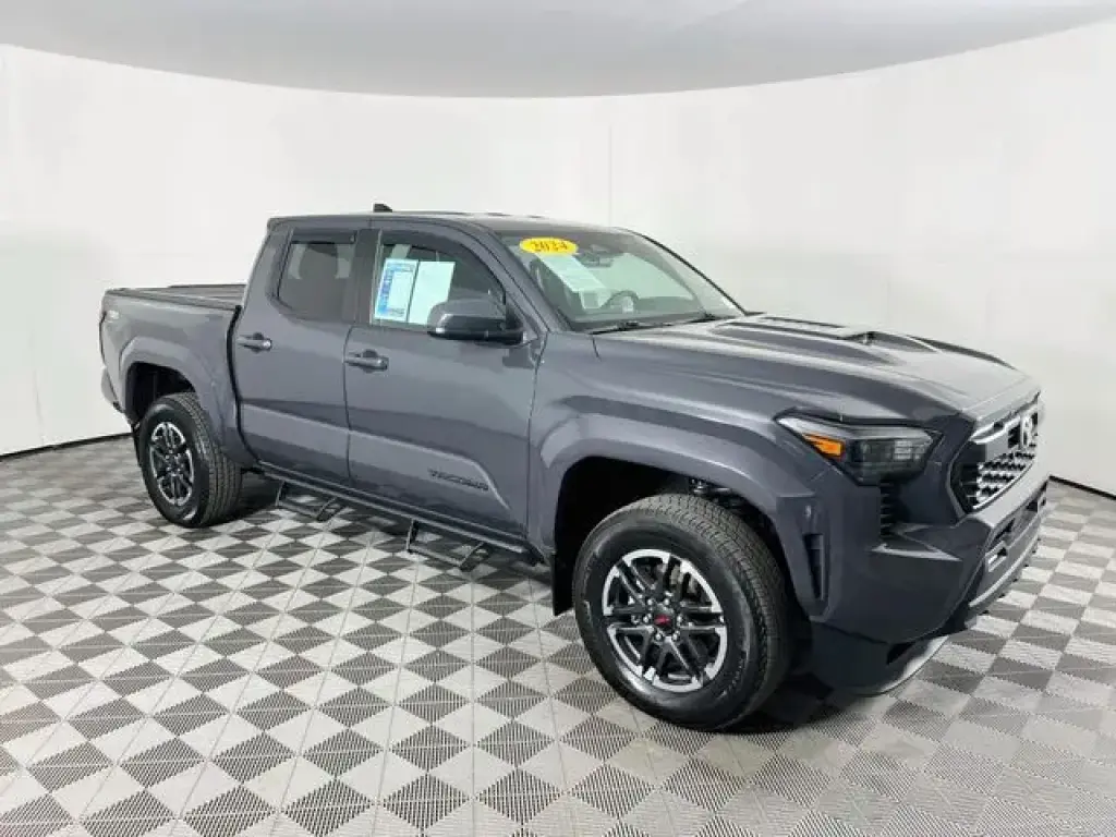 Toyota Tacoma 2024 4x4 TRD Sport 4 puertas Doble Cabina 6.1 pies LB
