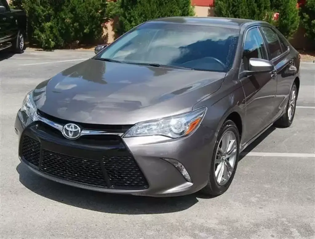 2016 Toyota Camry SE Sedan 4D