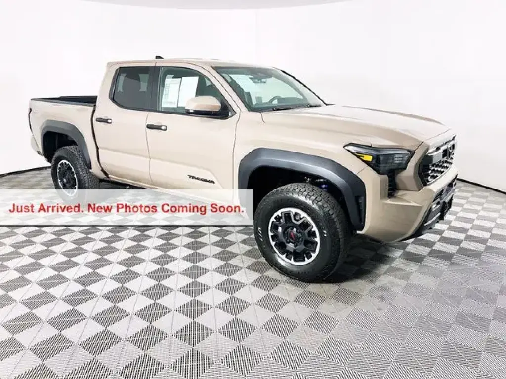 Toyota Tacoma 2026 4x4 TRD Off-Road 4 puertas Cabina Doble 5.0 ft SB 8A
