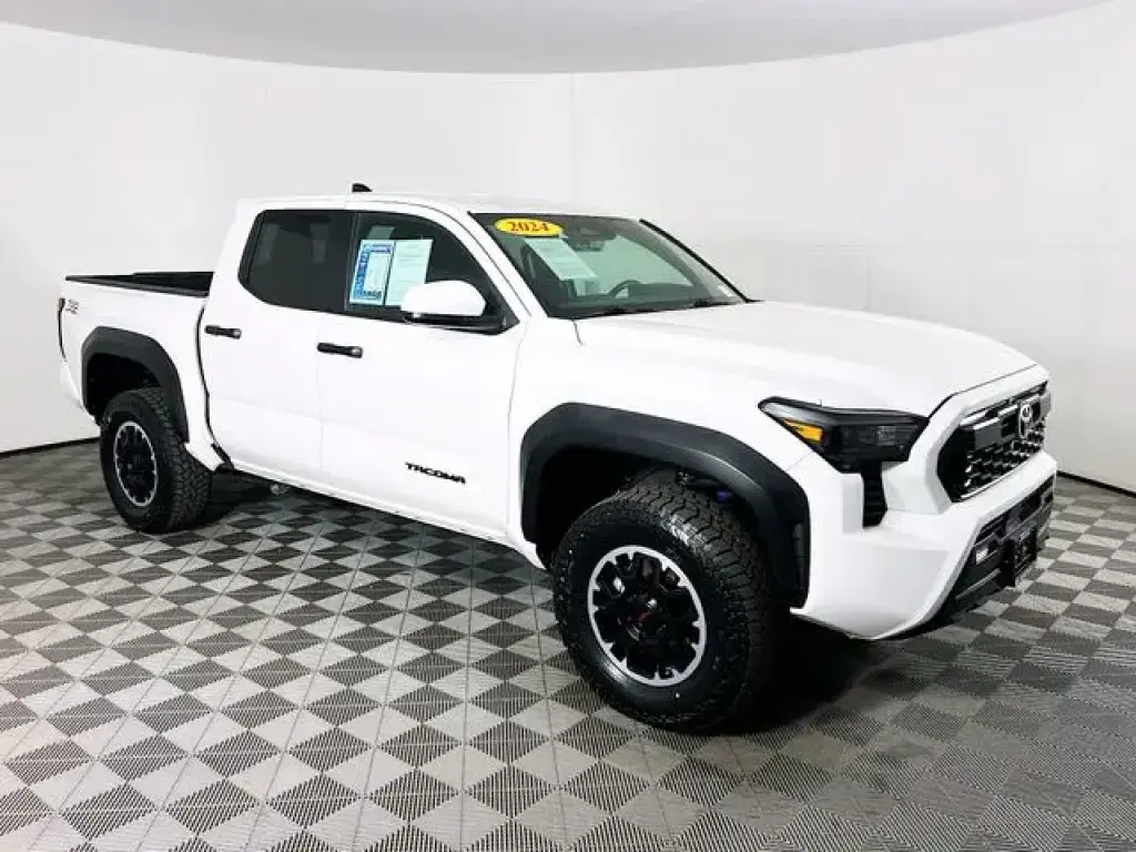 Toyota Tacoma 2024 4x4 TRD Off-Road 4 puertas Double Cab 5.0 pies SB 8A