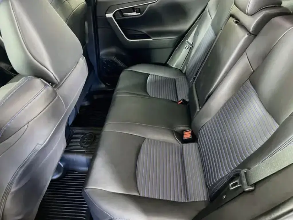 Toyota RAV4 Híbrido 2023 AWD XSE 4 puertas SUV