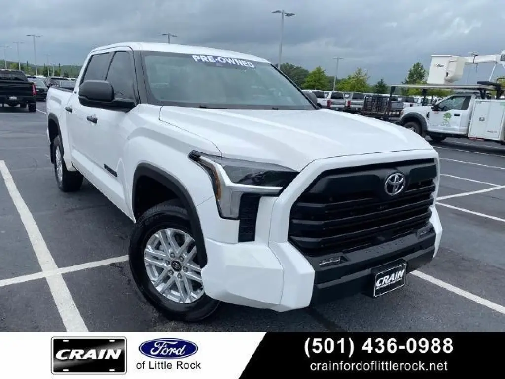 Toyota Tundra 2025 4x4 SR5 4 puertas CrewMax Cab Pickup SB