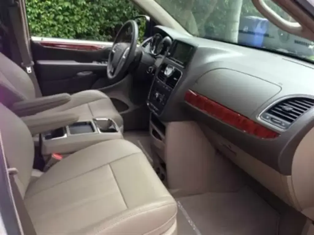 2015 CHRYSLER TOWN & COUNTRY T