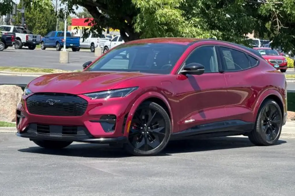 Ford Mustang Mach-E 2025 AWD GT 4 puertas SUV