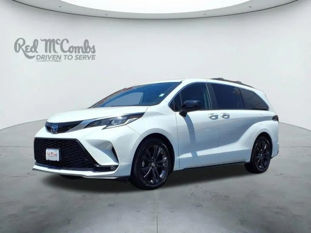 Toyota Sienna 2023 XSE 7 pasajeros 4 puertas Minivan