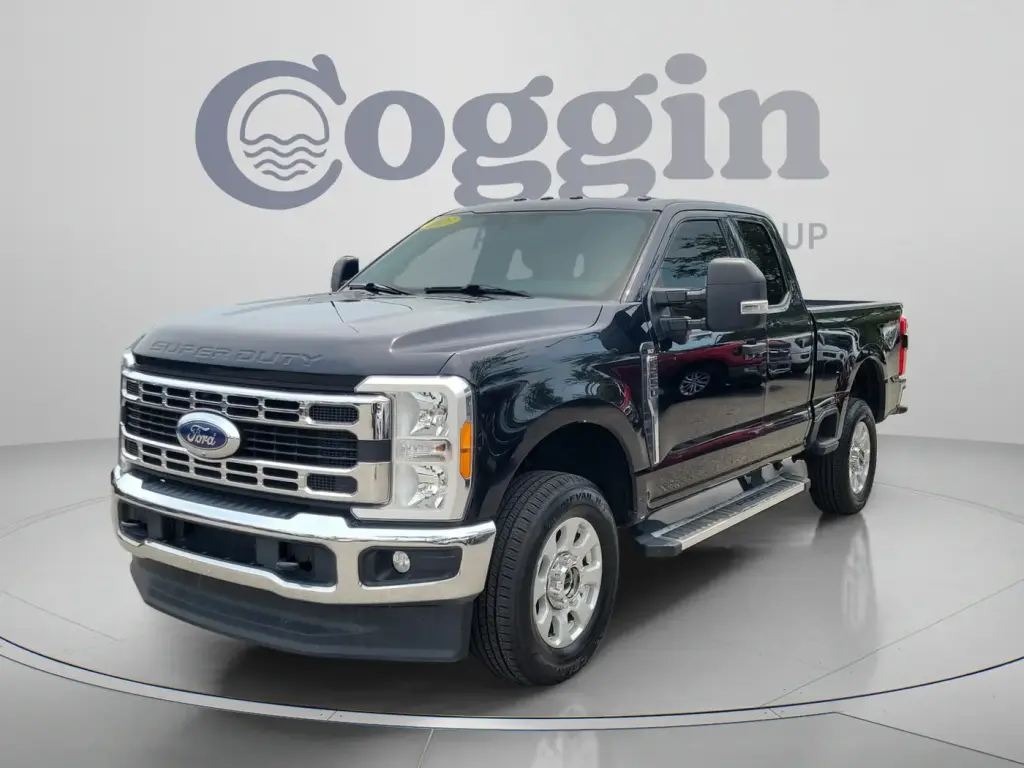 Ford F-250 Super Duty 2023 4x4 XLT 4 puertas SuperCab 6.8 pies. Pickup SB