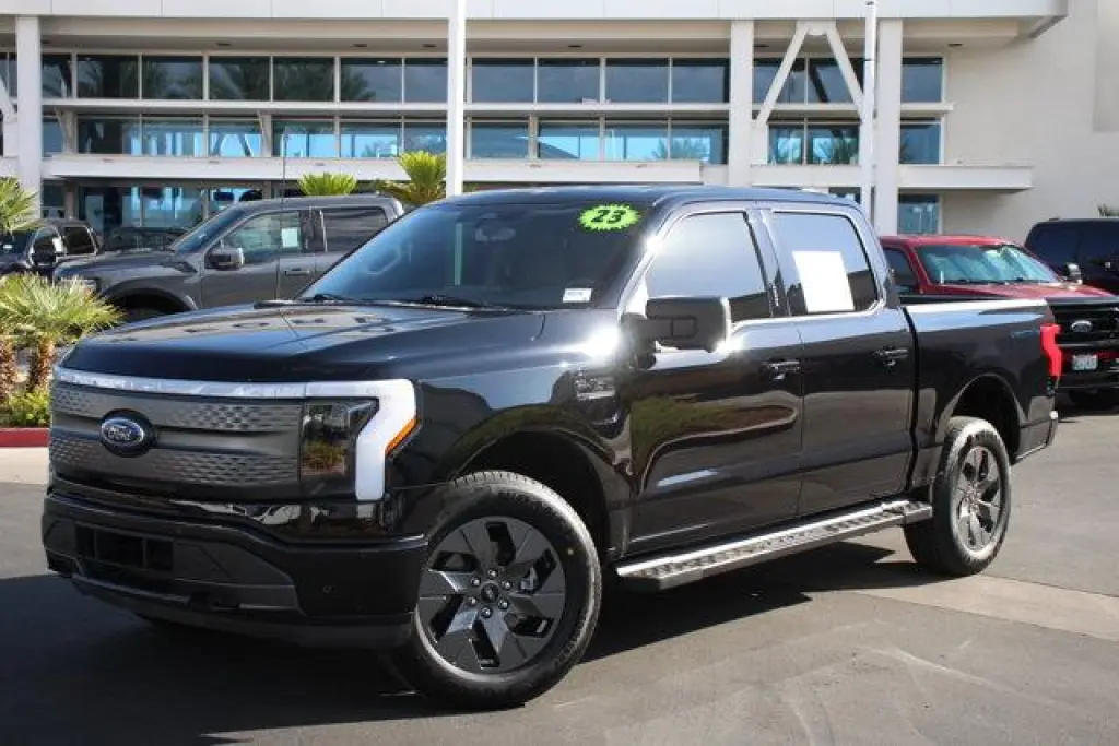 Ford F-150 Lightning 2023 AWD XLT 4 puertas SuperCrew 5.5 pies. SB