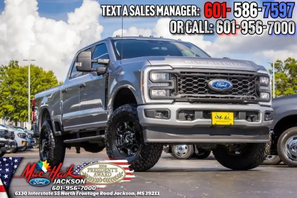Ford F-250 Super Duty 2024 4x4 XL 4 puertas Cabina Crew 6.8 pies. Caja Pickup