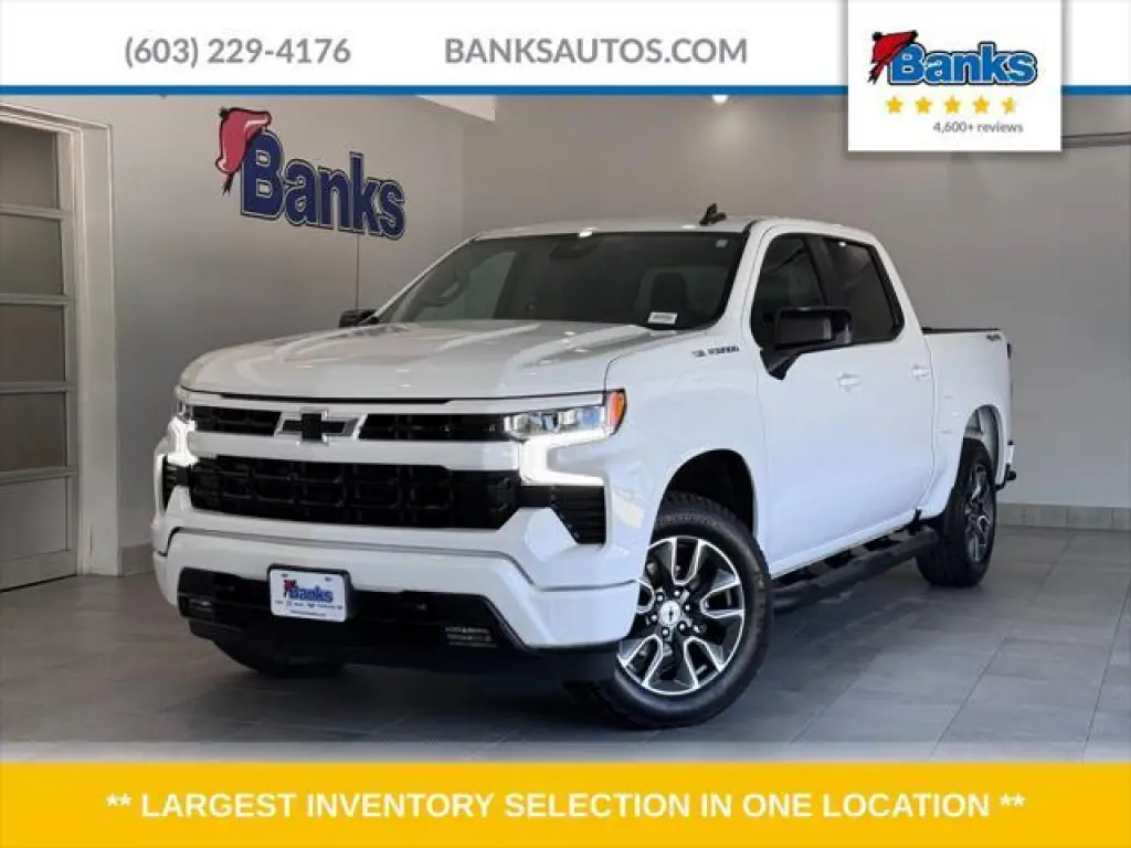Chevrolet Silverado 1500 2023 4x4 RST 4 puertas Cabina Crew 5.8 pies. Caja corta