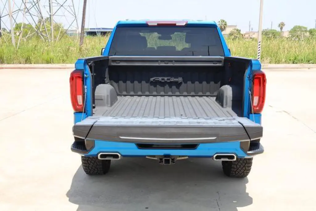 GMC Sierra 1500 2022 4x4 AT4 4dr Cabina Crew 5.8 pies. Caja corta
