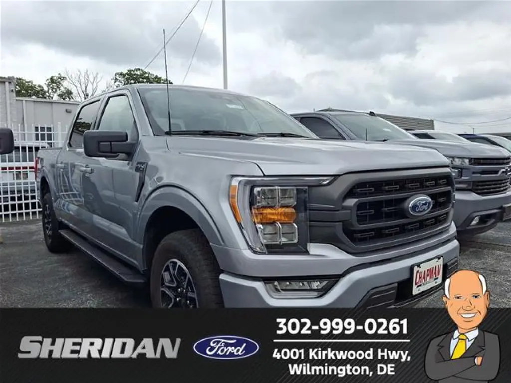 Ford F-150 2023 4x4 XLT 4 puertas SuperCrew 5.5 pies. SB