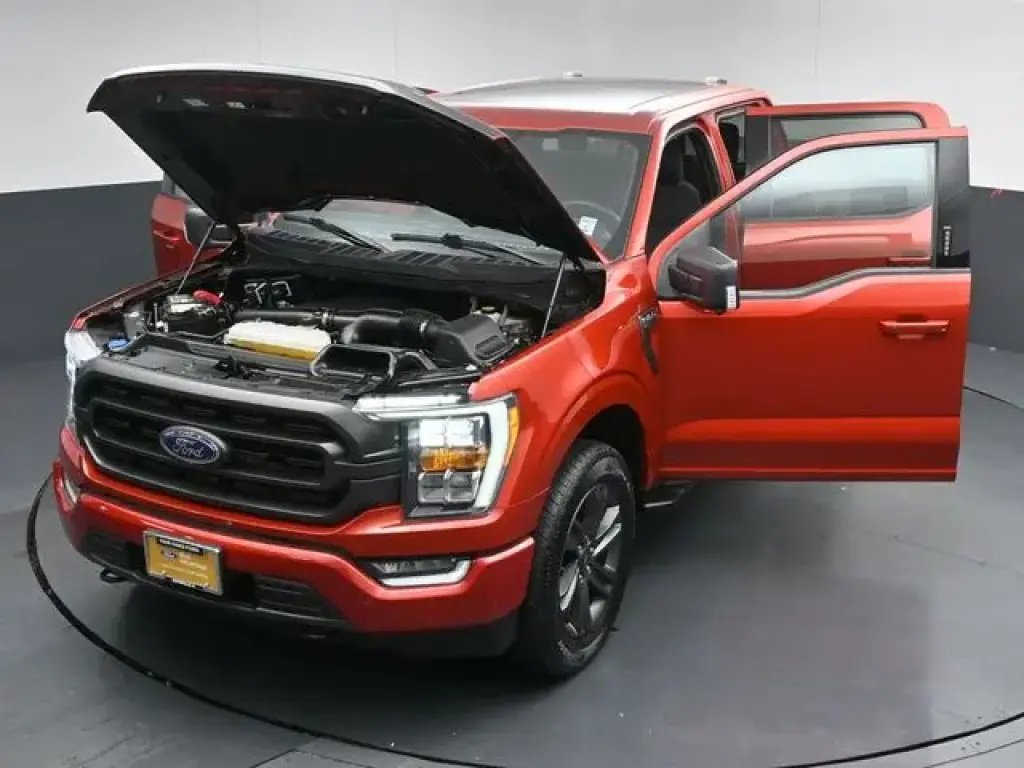 Ford F-150 2023 4x4 XLT 4 puertas SuperCrew 5.5 pies. Caja Corta