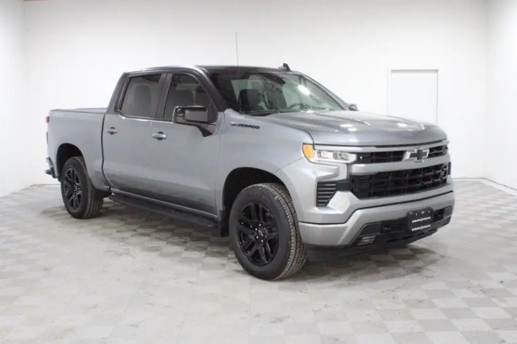 Chevrolet Silverado 1500 2024 4x4 RST 4 puertas Cabina Crew 5.8 pies. SB
