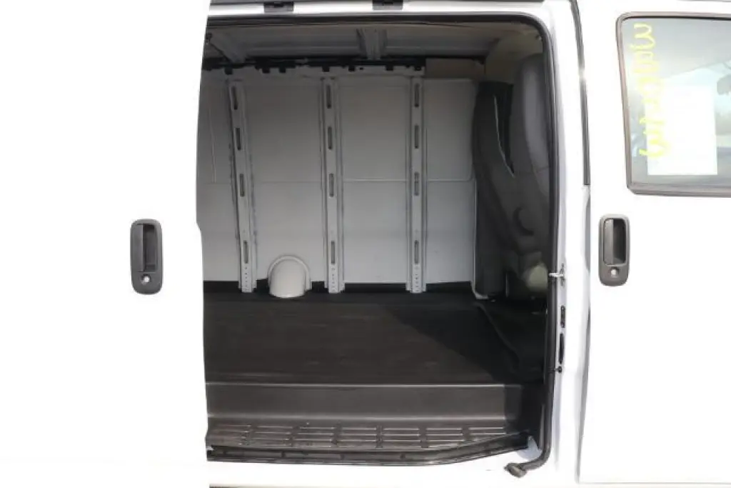 Chevrolet Express 2025 2500 Furgoneta de Carga Extendida 3 Puertas