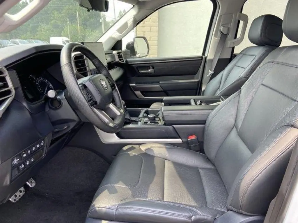 Toyota Tundra 2023 4x4 SR5 4 puertas CrewMax Cab Pickup SB