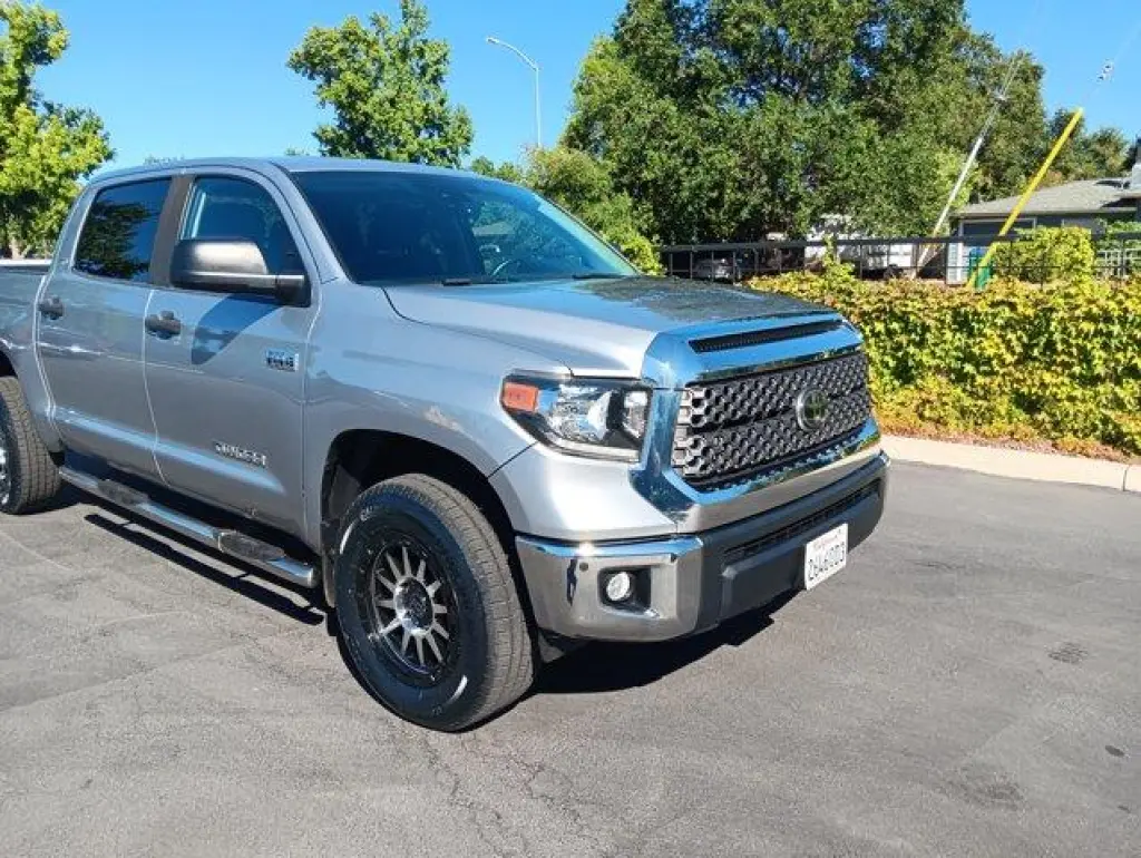 Toyota Tundra 2021 4x4 SR5 4 puertas CrewMax Cab Pickup SB