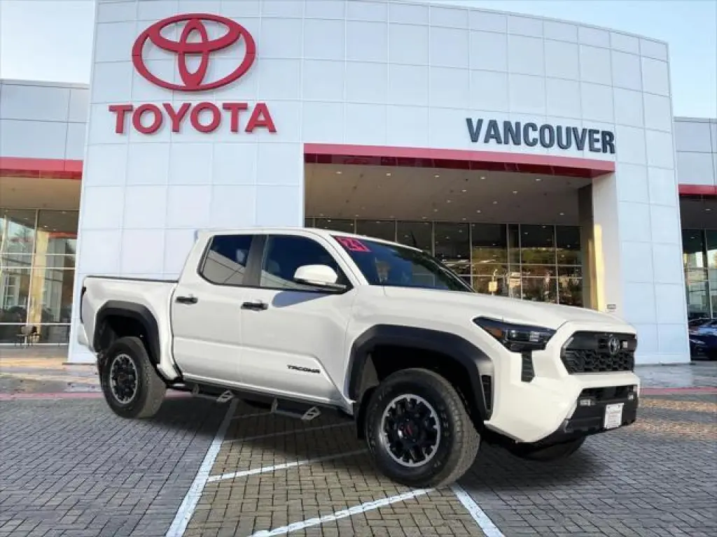 Toyota Tacoma 2024 4x4 TRD Sport 4 puertas Doble Cabina 6.1 pies LB
