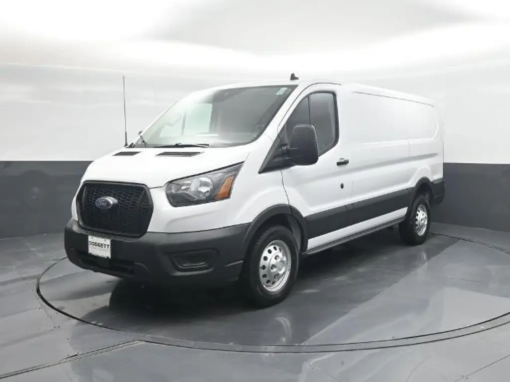 Ford Transit 2025 AWD 150 3 puertas SWB Techo bajo Furgón de Carga