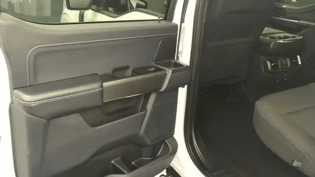Ford F-150 2023 4x4 XLT 4 puertas SuperCrew 5.5 pies SB