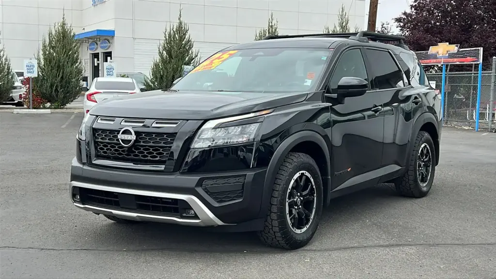 Nissan Pathfinder 2025 AWD Rock Creek 4 puertas SUV
